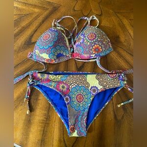 Floral bikini NWOT